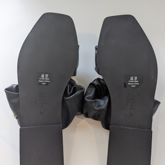 Circus by Sam Edelman Iggy Black Ruched Ruffled Sandals - Picture 5 of 6